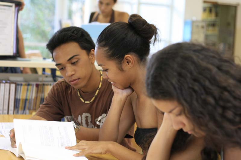 etudiants-serieux.jpg