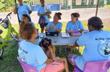 Ateliers dans le cadre de la mission multi-services : échanges avec la population sur le règlement interne l’île ©️ Jeannot Rey, commune de Moorea